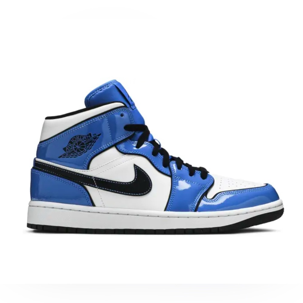 2021 Air Jordan 1 Mid SE 'Signal Blue'